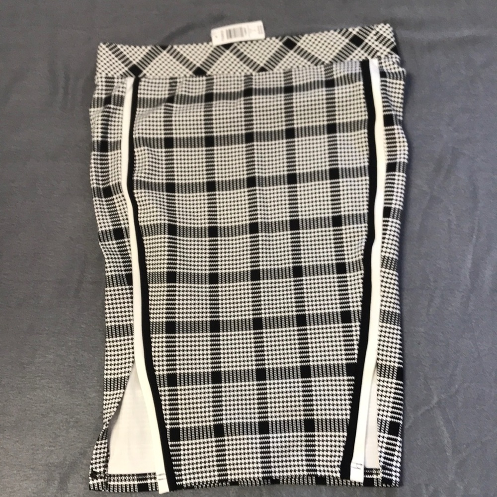 NWT Torrid Black White Check Skirt SZ 0